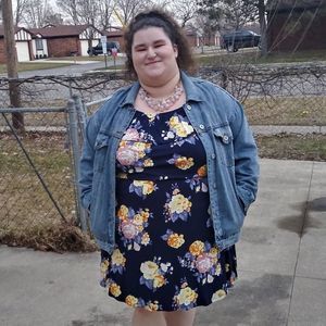 Meet your Posher, Elizabeth